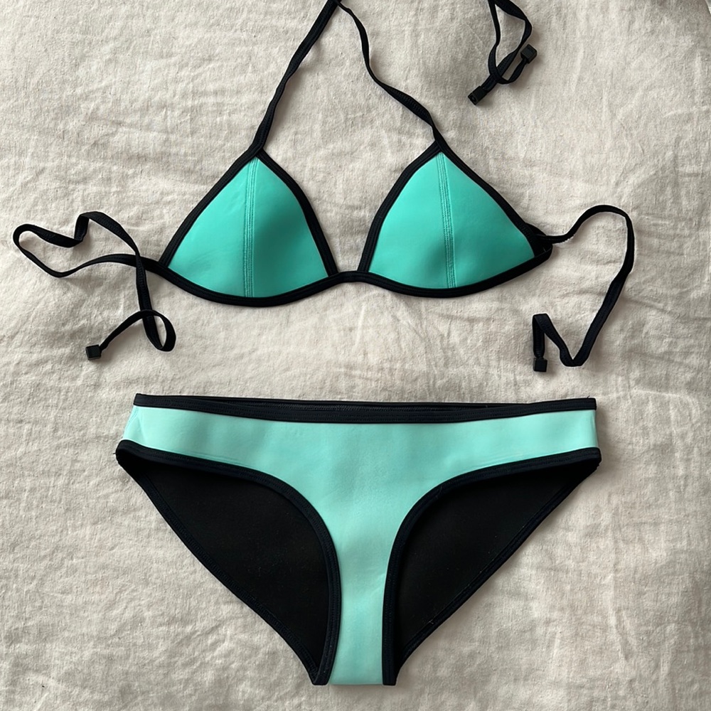 TRIANGL neoprene bikini, size S top, size M bottom